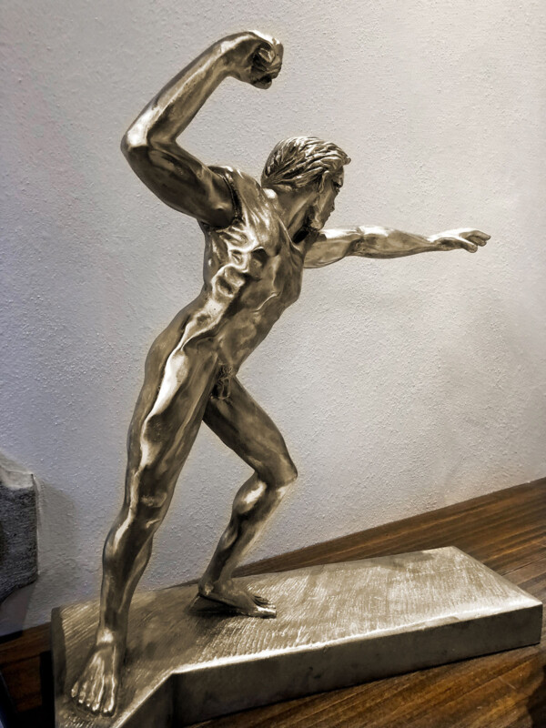 Particolare figura di Zeus